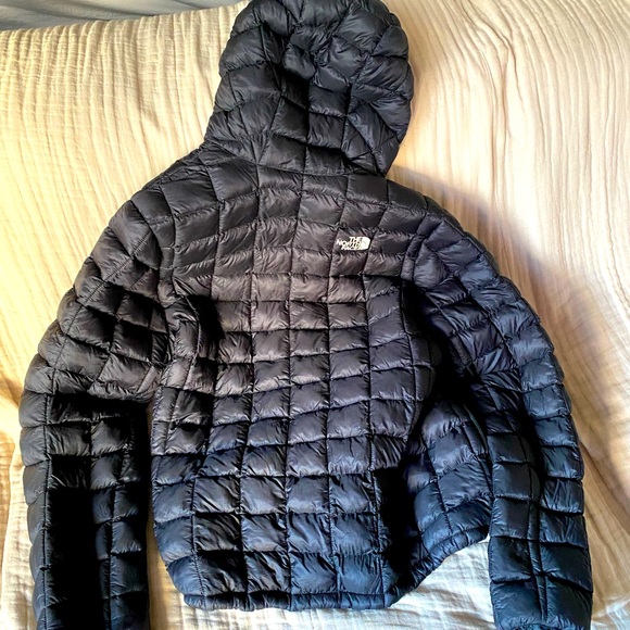North Face Super Thermoball hoodie men’s size medium . Black - Picture 2 of 5